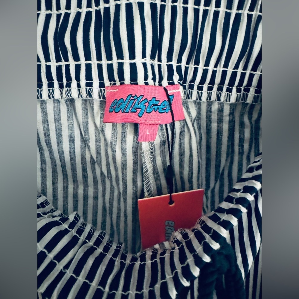 Edikted Seaside Stripe Wide Leg
Drawstring Pants in Navy Mix - Picture 8 of 11